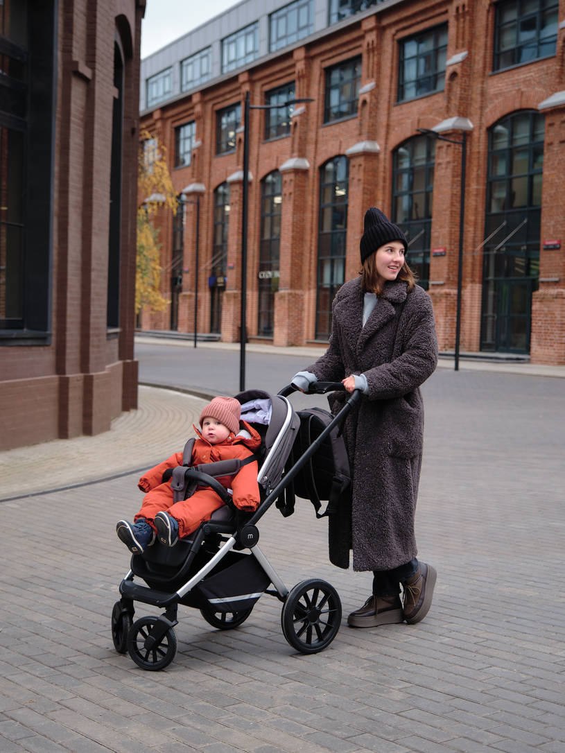 Коляска 2 в 1 Mowbaby Tilda Carbon