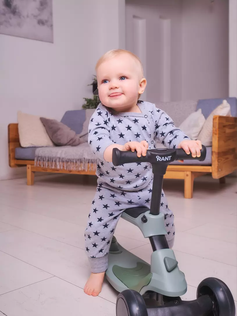 Беговел-самокат Rant Rider Plus со светящимися колесами зеленый