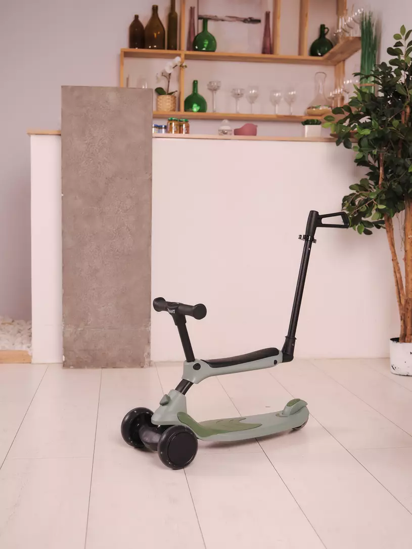 Беговел-самокат Rant Rider Plus со светящимися колесами зеленый