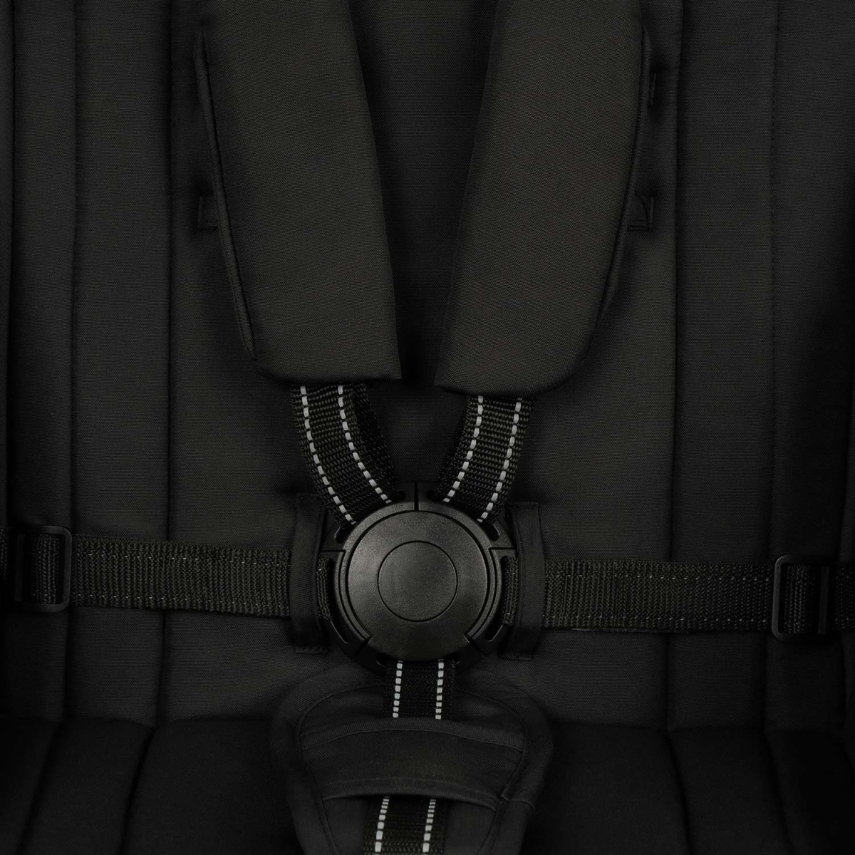 Коляска прогулочная Indigo VOLT черный