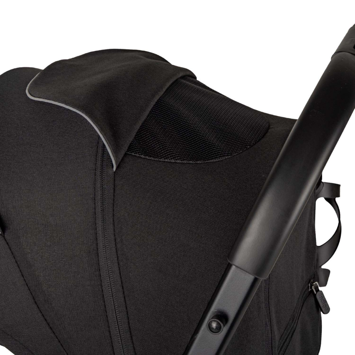 Коляска прогулочная Indigo FROST черный